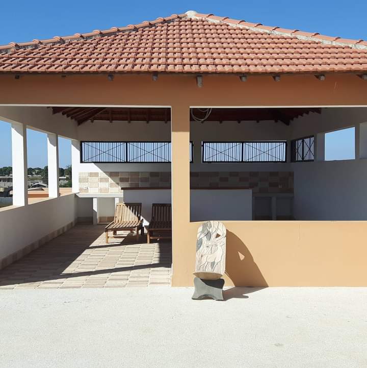 Bild der Dachterrasse bei Nacht